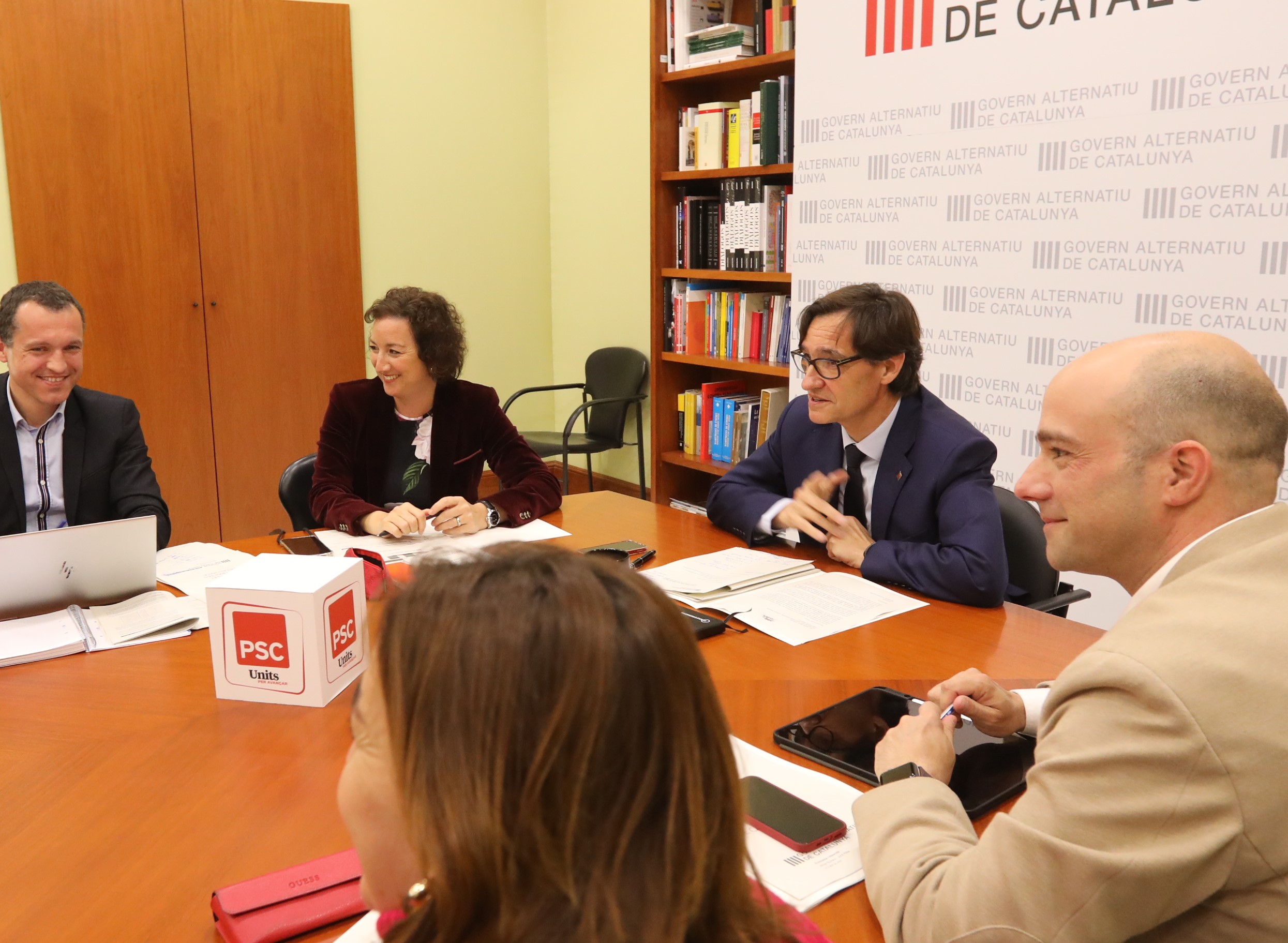 “Famílies, empreses i energia: el que ocupa al Govern Alternatiu de Catalunya”. Per Raúl Moreno.