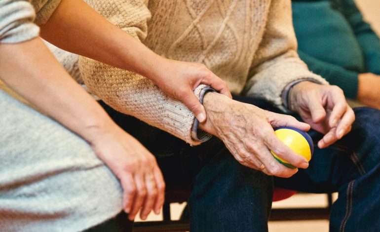 “L’ètica de les cures és la base de la democràcia”. Per Gemma Lienas.