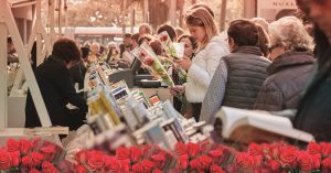 Sant Jordi, la Festa de les Roses i els llibres a Catalunya.