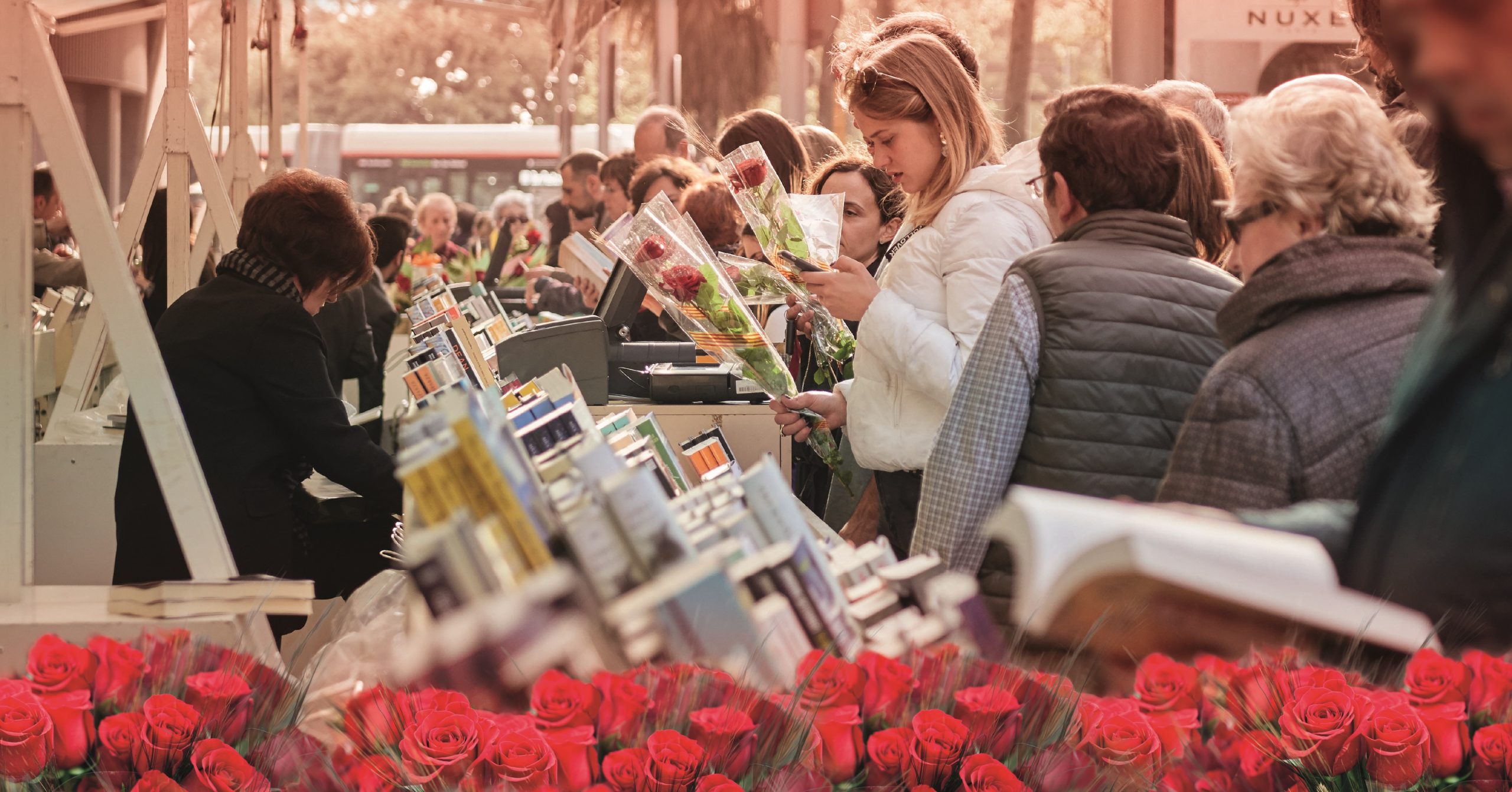 Sant Jordi, la Festa de les Roses i els llibres a Catalunya