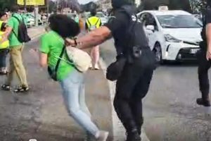 (Pensar es resistir)/ La maestra
