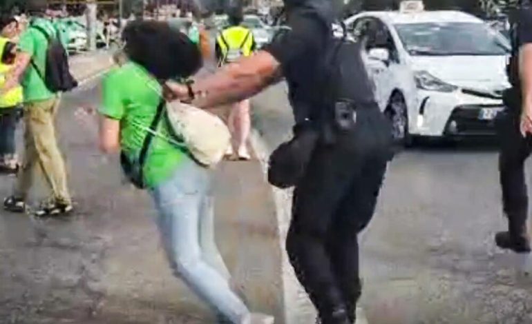 (Pensar es resistir)/ La maestra